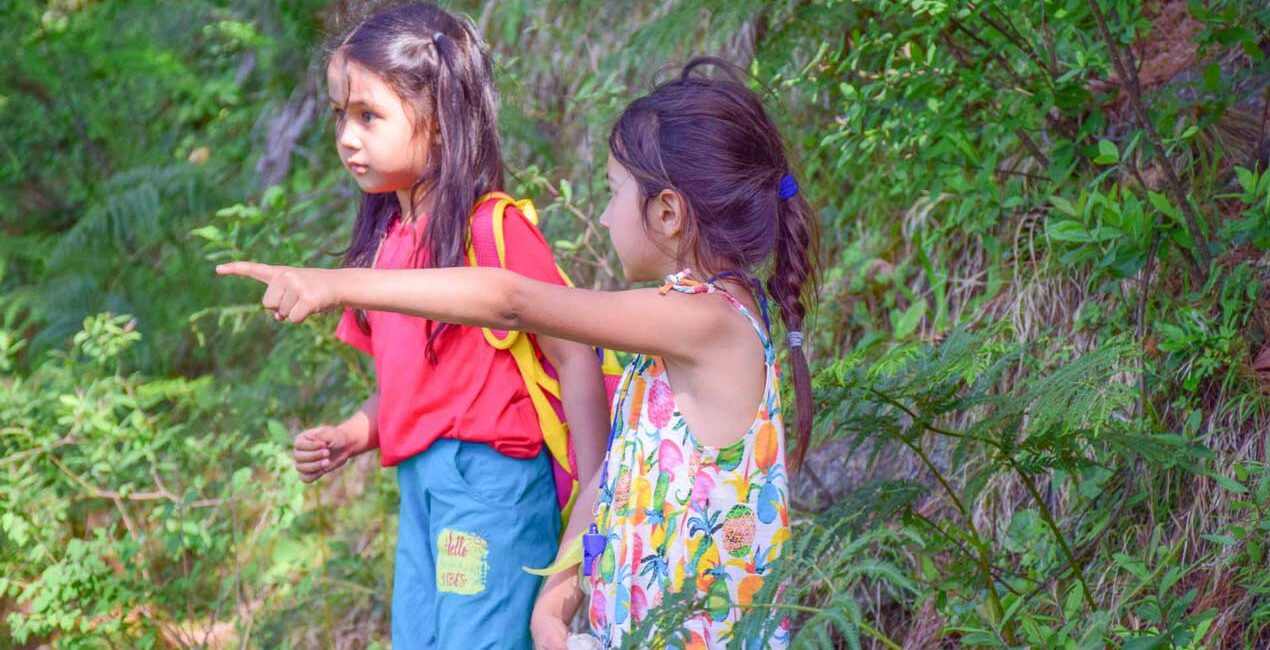 Signification de l'écotourisme : les enfants dans la nature