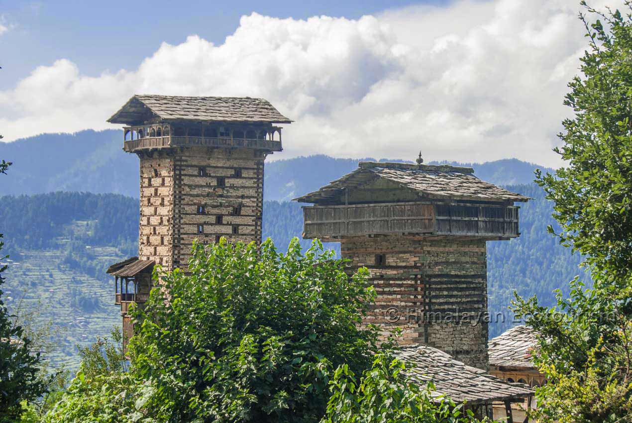 Chehni Kothi hike in the Tirthan valley