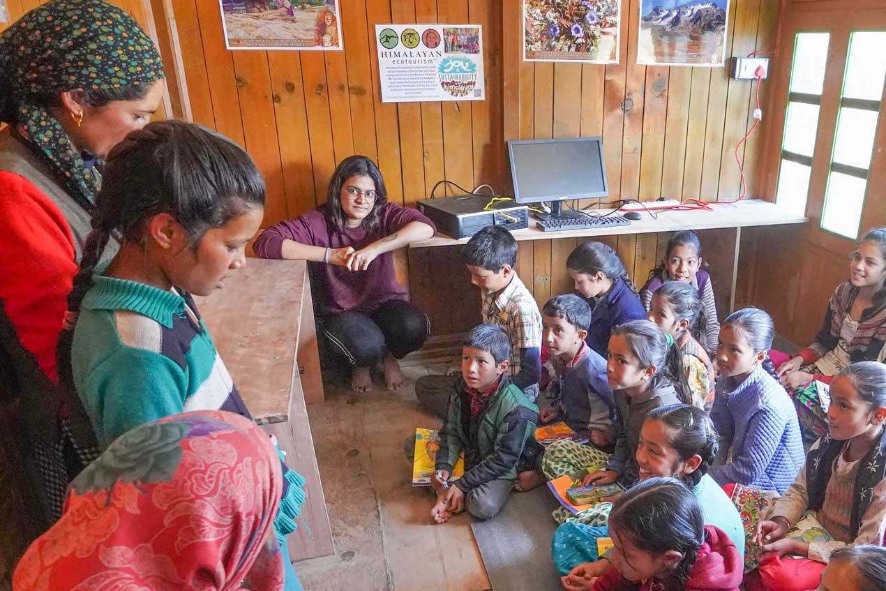 Teaching the kids with Himalayan Ecotourism