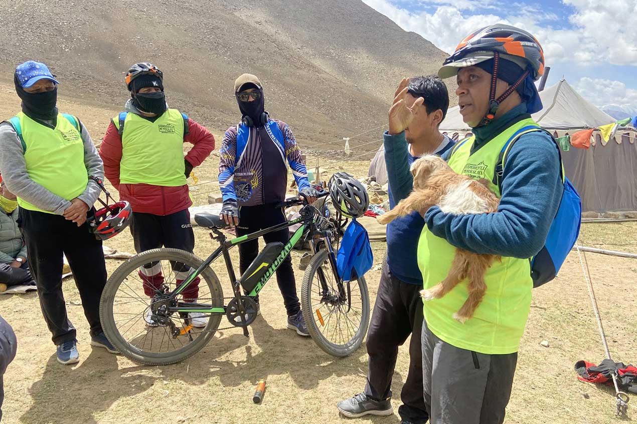 E-bike group tour in Ladakh