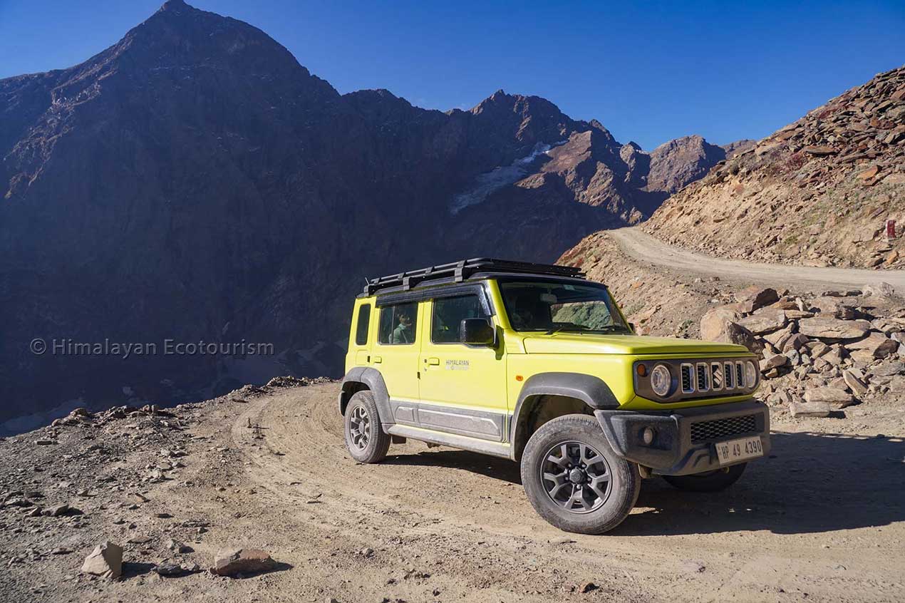 Car reaching the Saach pass