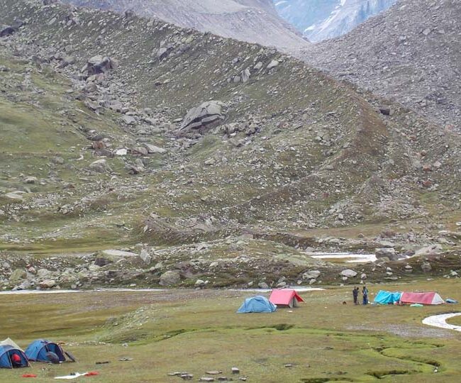 Shamshi Thach sur le chemin du trek de Saraumga